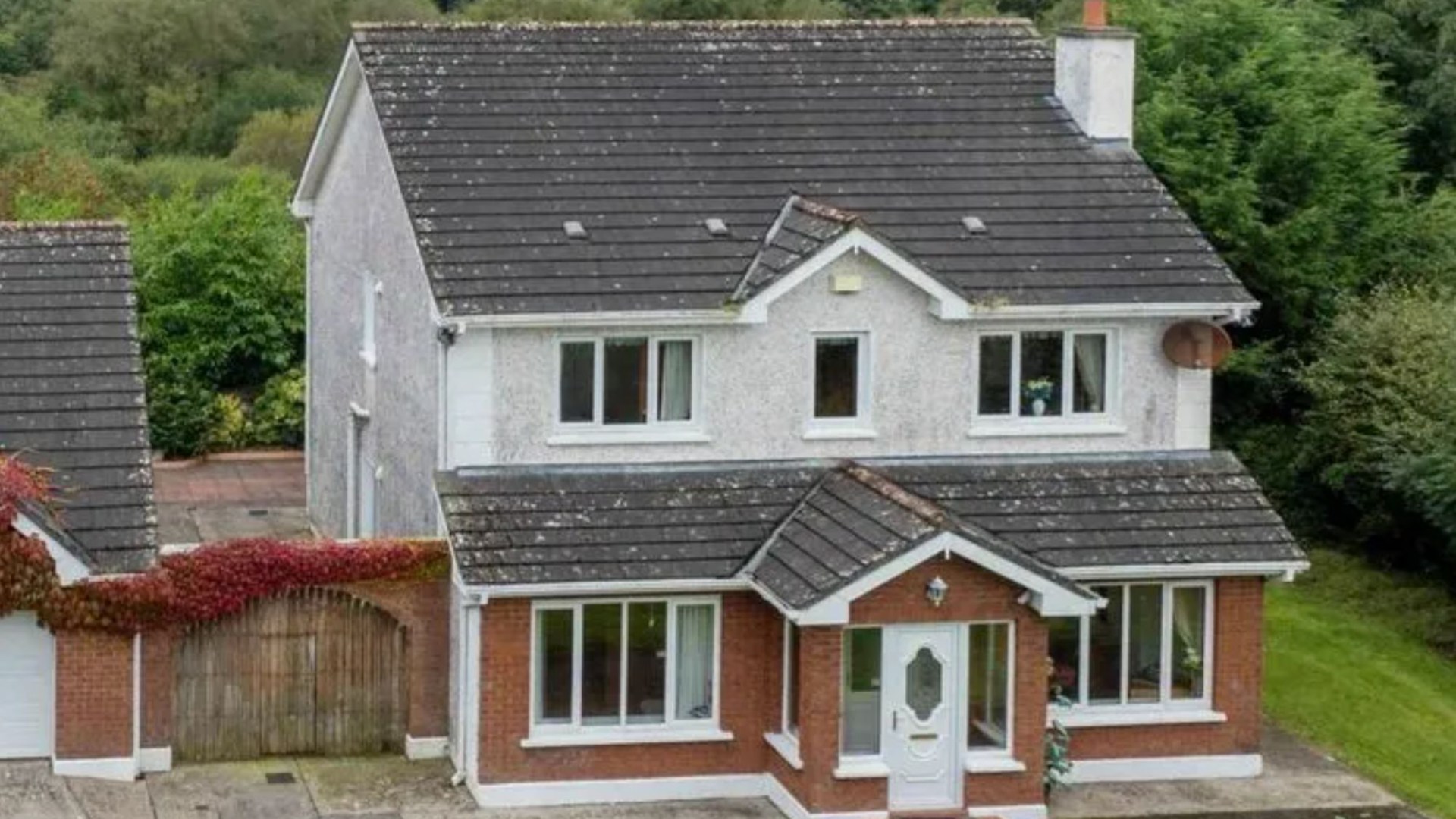 'Stunning' four-bed home hits market for €295k &amp; it comes with hidden extras