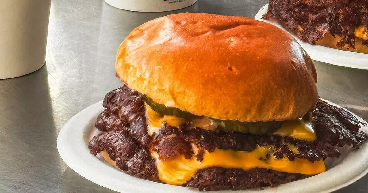 Popular smash burger food truck opening first 'brick and mortar' in Bray