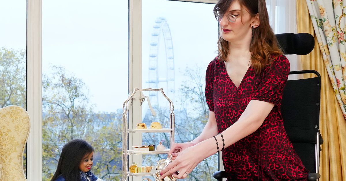 World's tallest and shortest women meet for afternoon tea on world record day