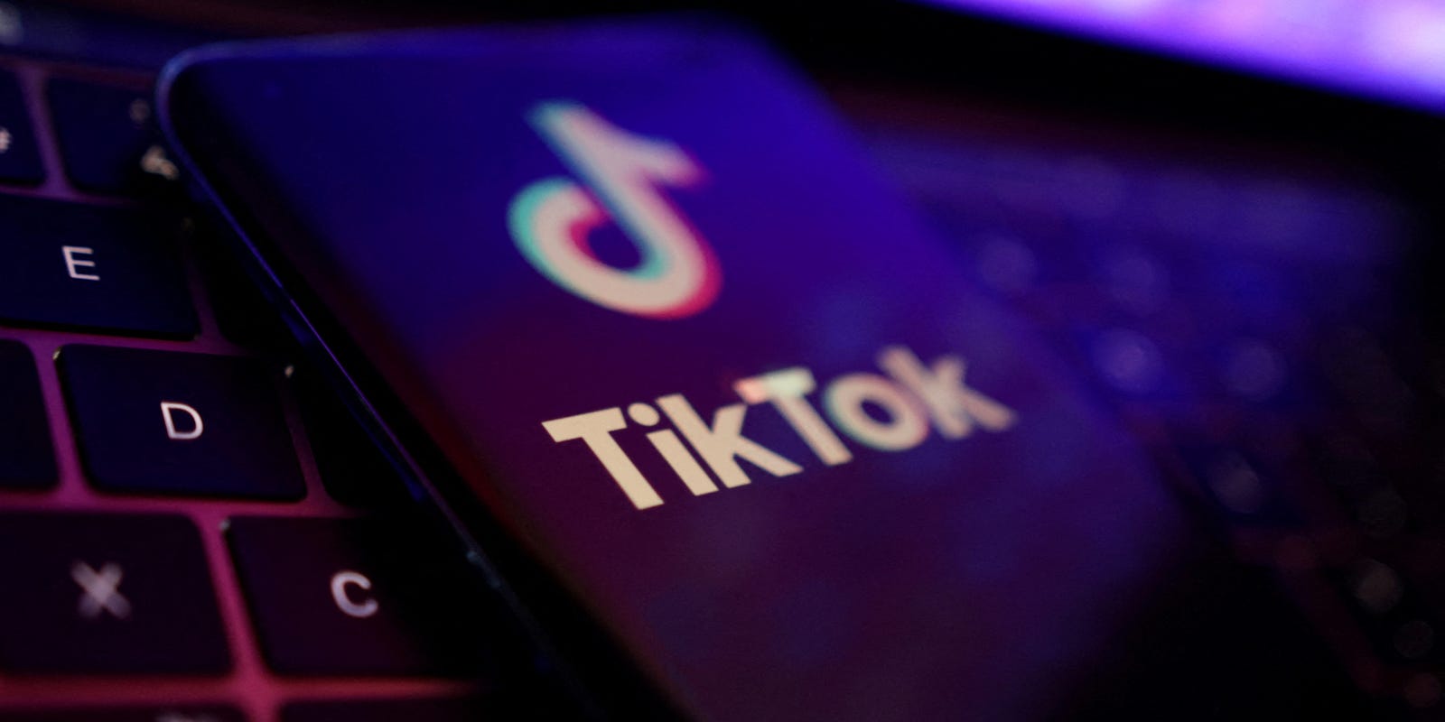 How the TikTok ban works: Why not complying is risky, even if Trump wants to help