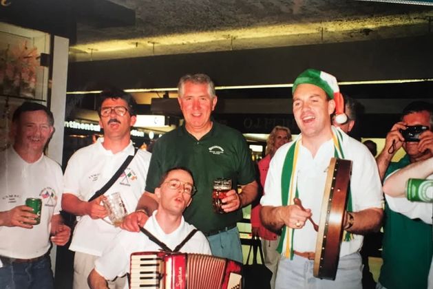 How Paddy Cullen's gregarious personality shone through during impromptu airport sing-song en route to USA ‘94