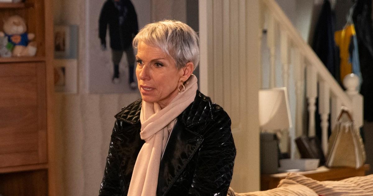 Debbie Webster makes huge gesture amid Coronation Street exit controversy and we love her for it  