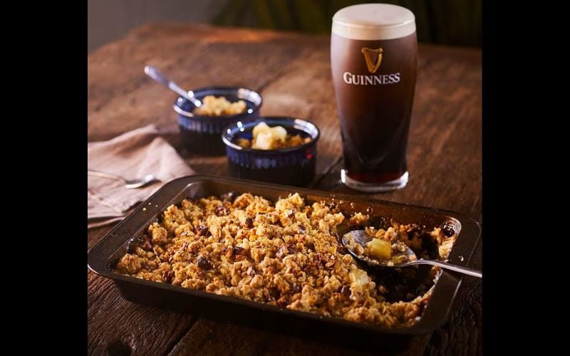 Kick off your weekend with this tasty Guinness apple oat crumble recipe