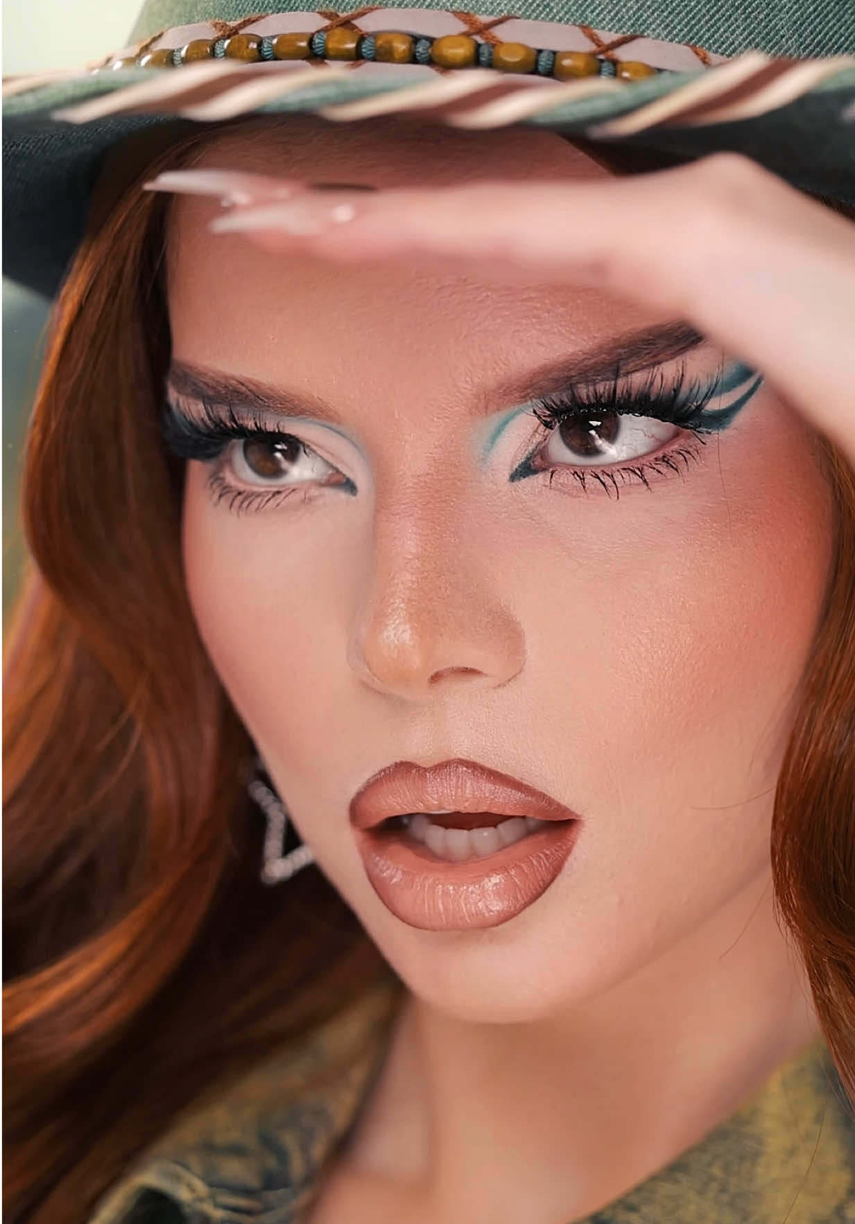 Makeup tutorial on profile👀🏜️ #makeup #transition