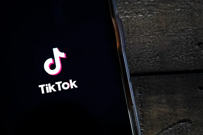Meta’s Looking to Scoop Up TikTok Creators Amid Ongoing Uncertainty
