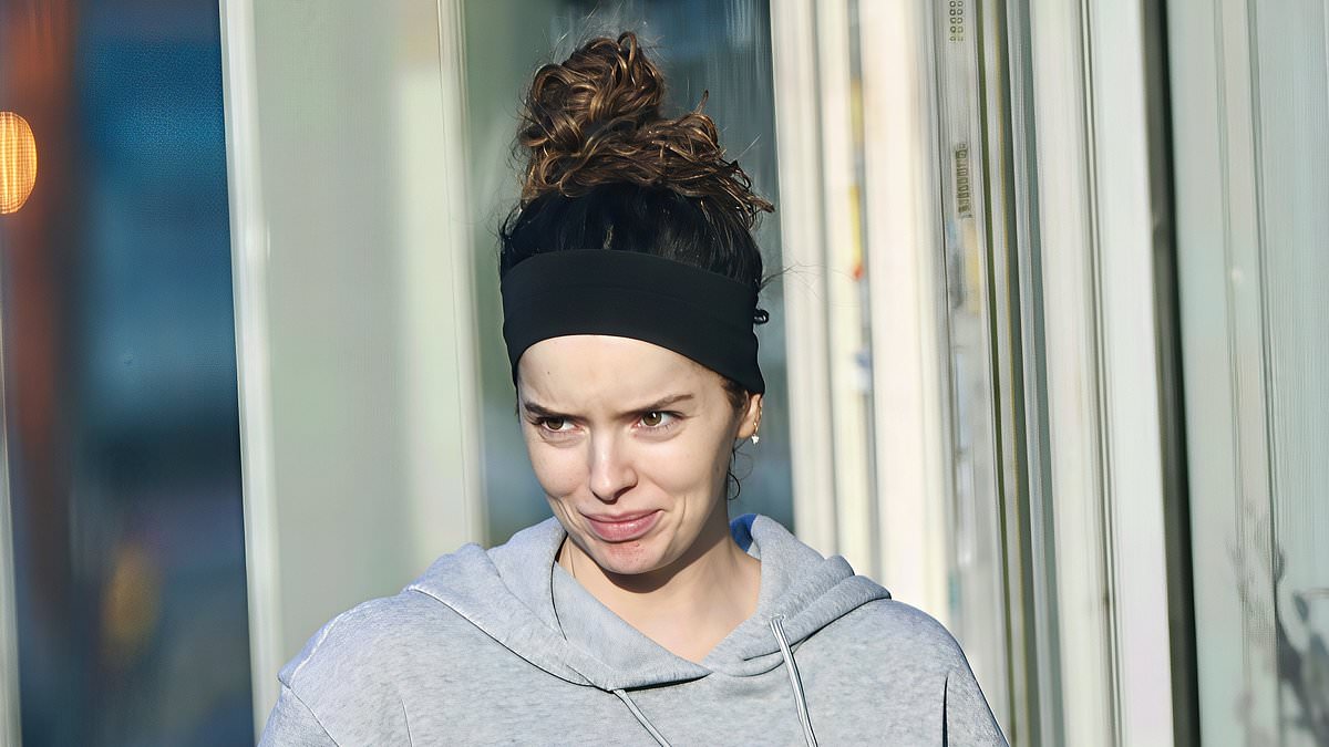 Barefaced Maura Higgins shows off her natural beauty as she enjoys a pamper day after Danny Jones 'drunken kiss' scandal