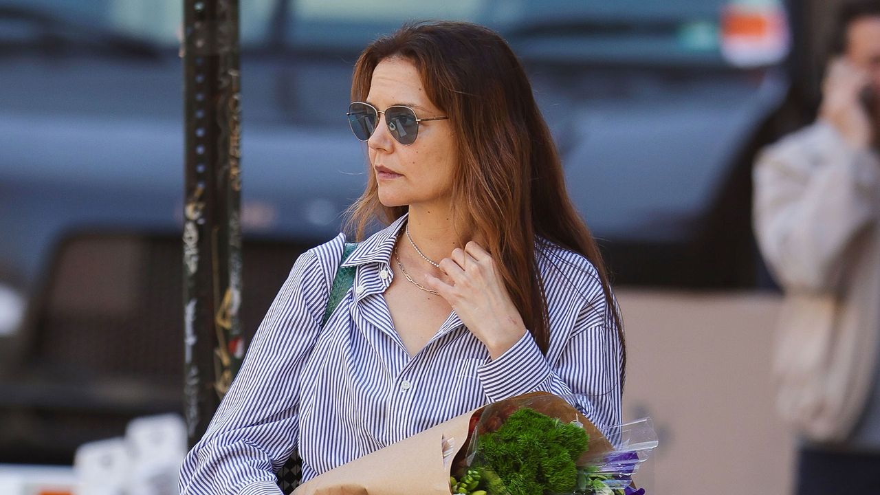 Katie Holmes just stepped out in spring’s most underrated shoes