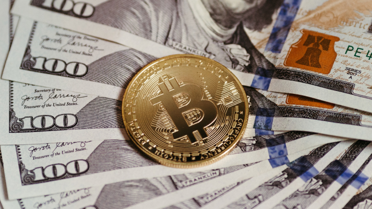 Tariffs, Inflation, and Dollar Weakness Could Push Bitcoin Higher, Says Grayscale