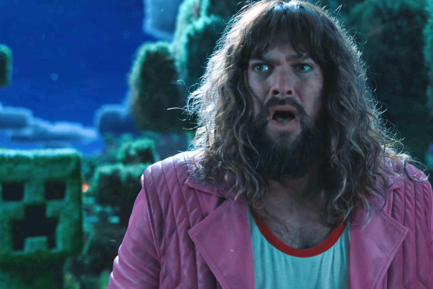 Despite Warnings, Minecraft Moviegoers Are Now Bringing Actual Chickens to Theaters