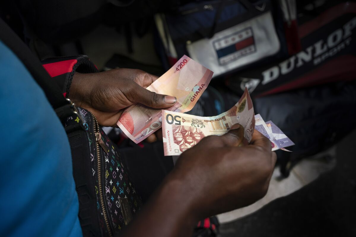 World’s Best Currency Subdues Ghana Inflation to Eight-Month Low