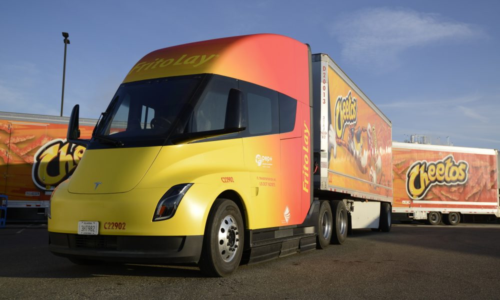 Tesla Semi fleet from Frito-Lay gets more charging at Bakersfield factory