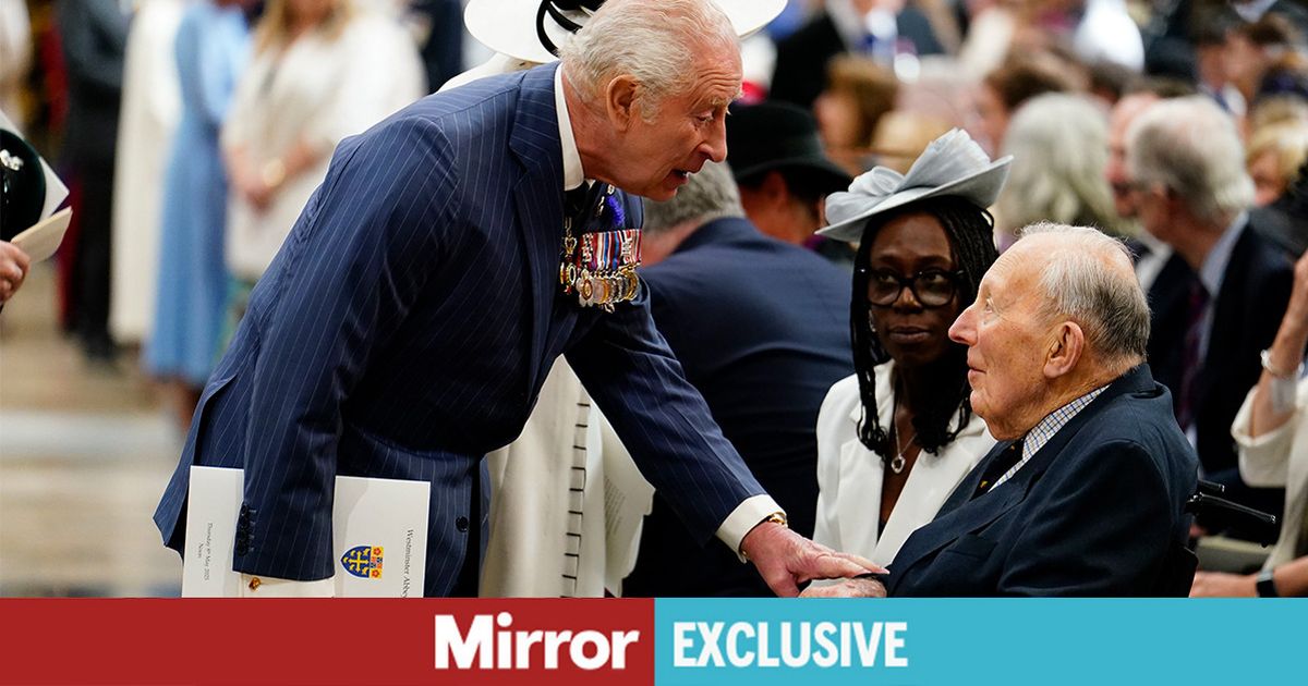 King Charles' 'sign of change' at VE Day service after Prince Harry onslaught