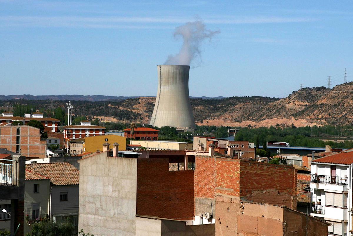 After Spain's blackout, questions about renewable energy are back