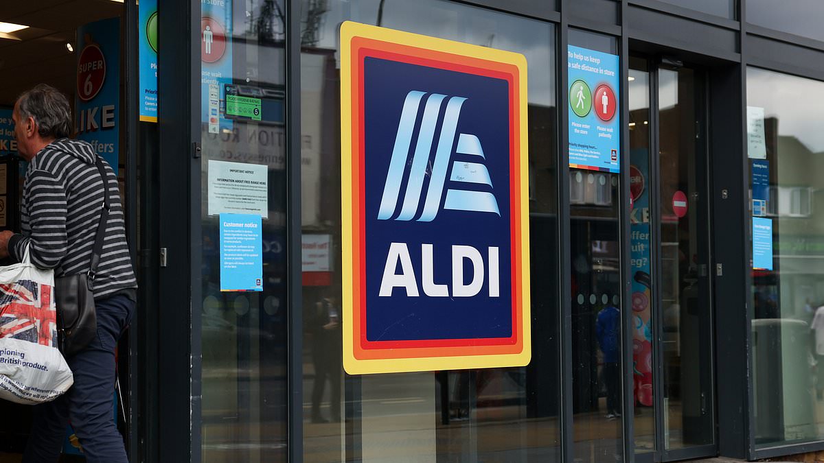 Aldi Australia sends shoppers running with $4.99 buy as old trend is revived: 'I bought 20'