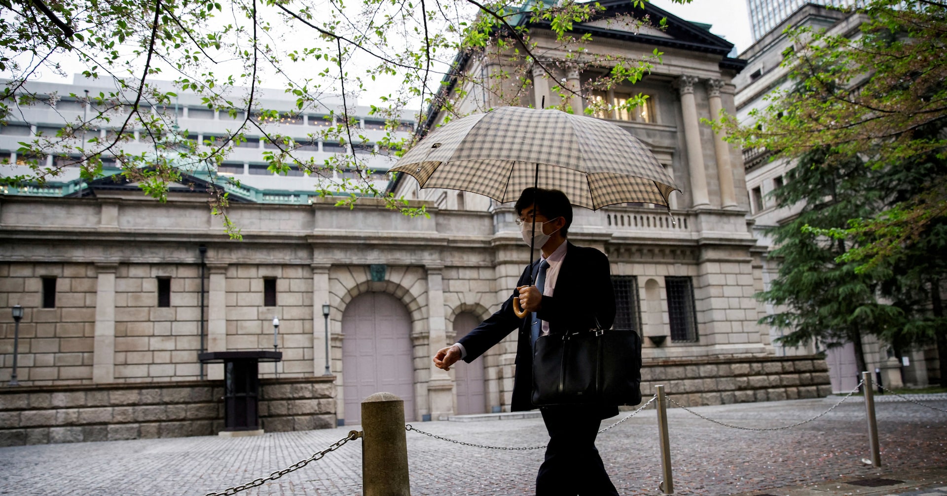 Global central banks talk harsh new economic realities in Tokyo