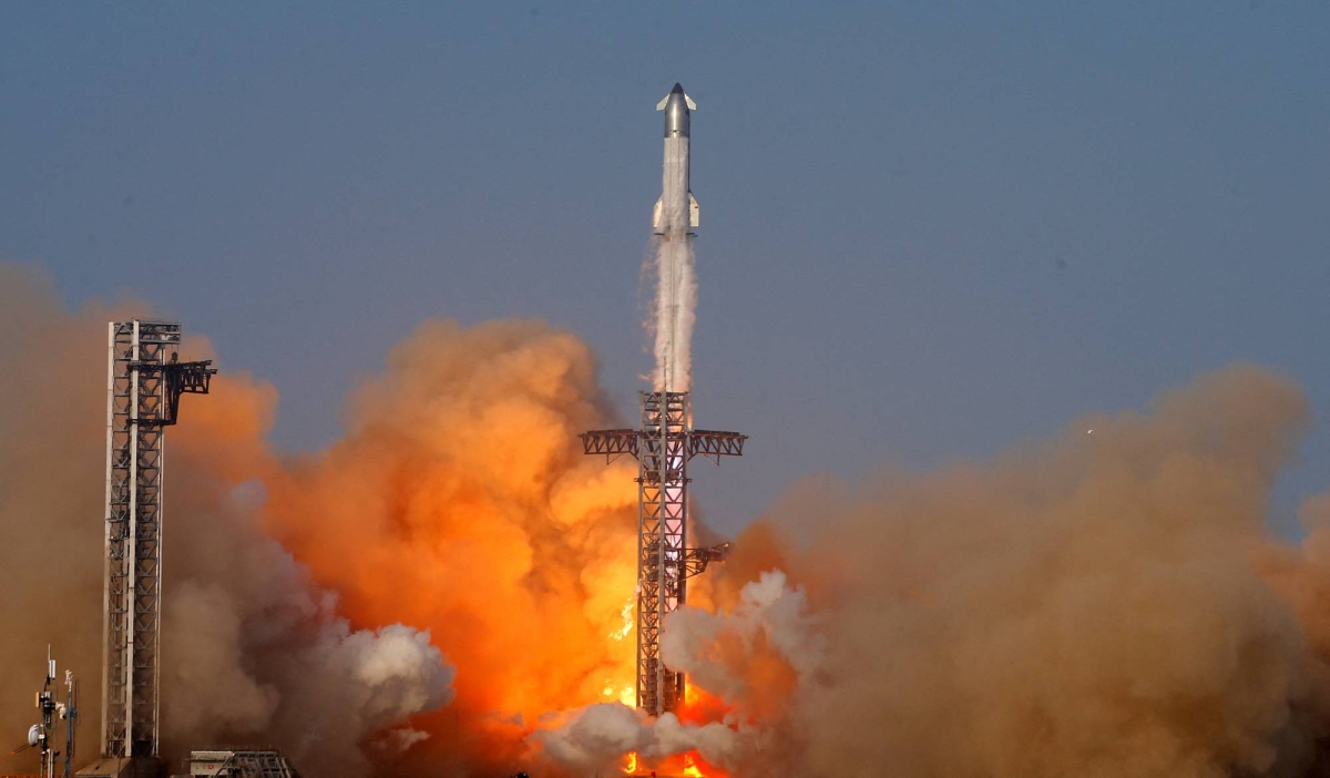 SpaceX's Starship spins out of control