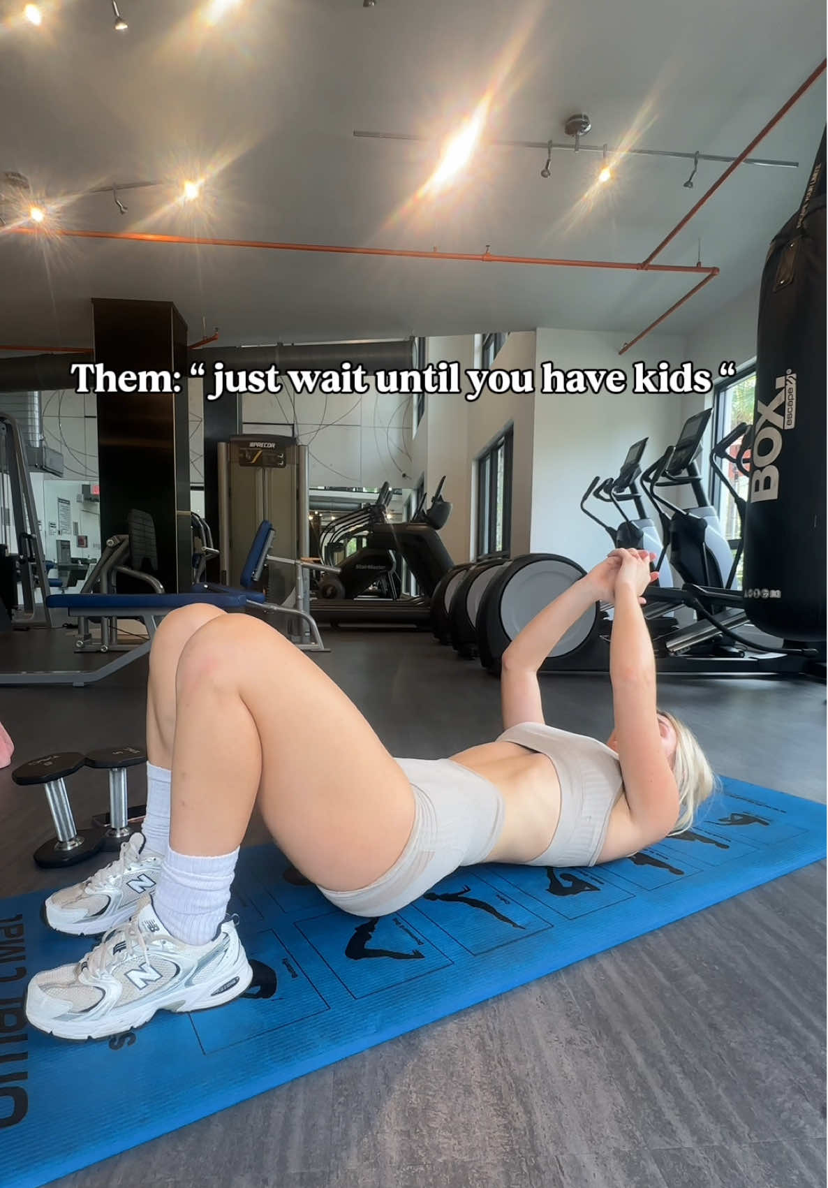 Life doesn’t stop when you have kids you just adjust them to your lifestyle 🤍 #gymmom #firsttimemom #morherhood