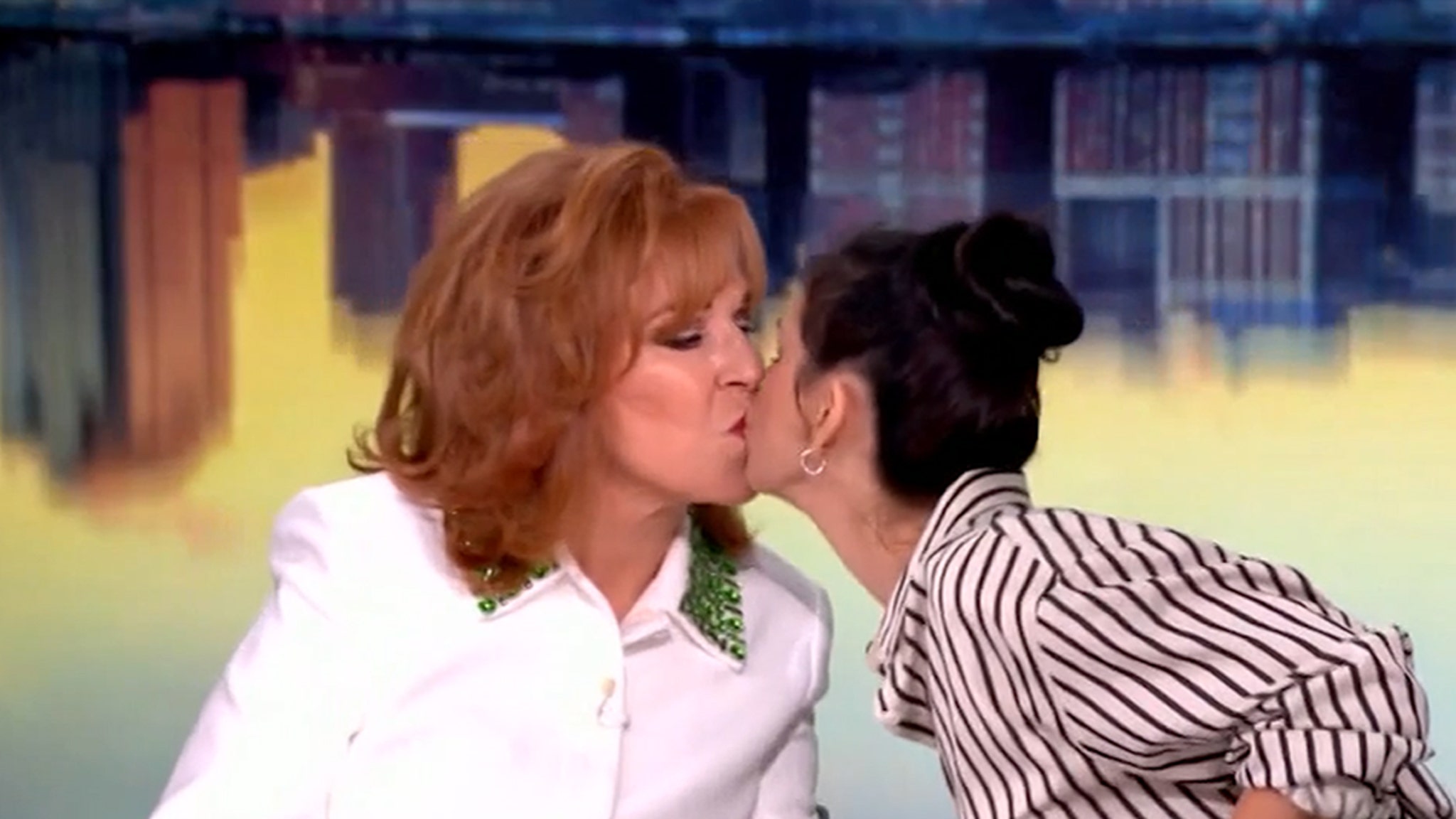 Sarah Silverman Enjoys Impromptu Kiss With Joy Behar on 'The View'