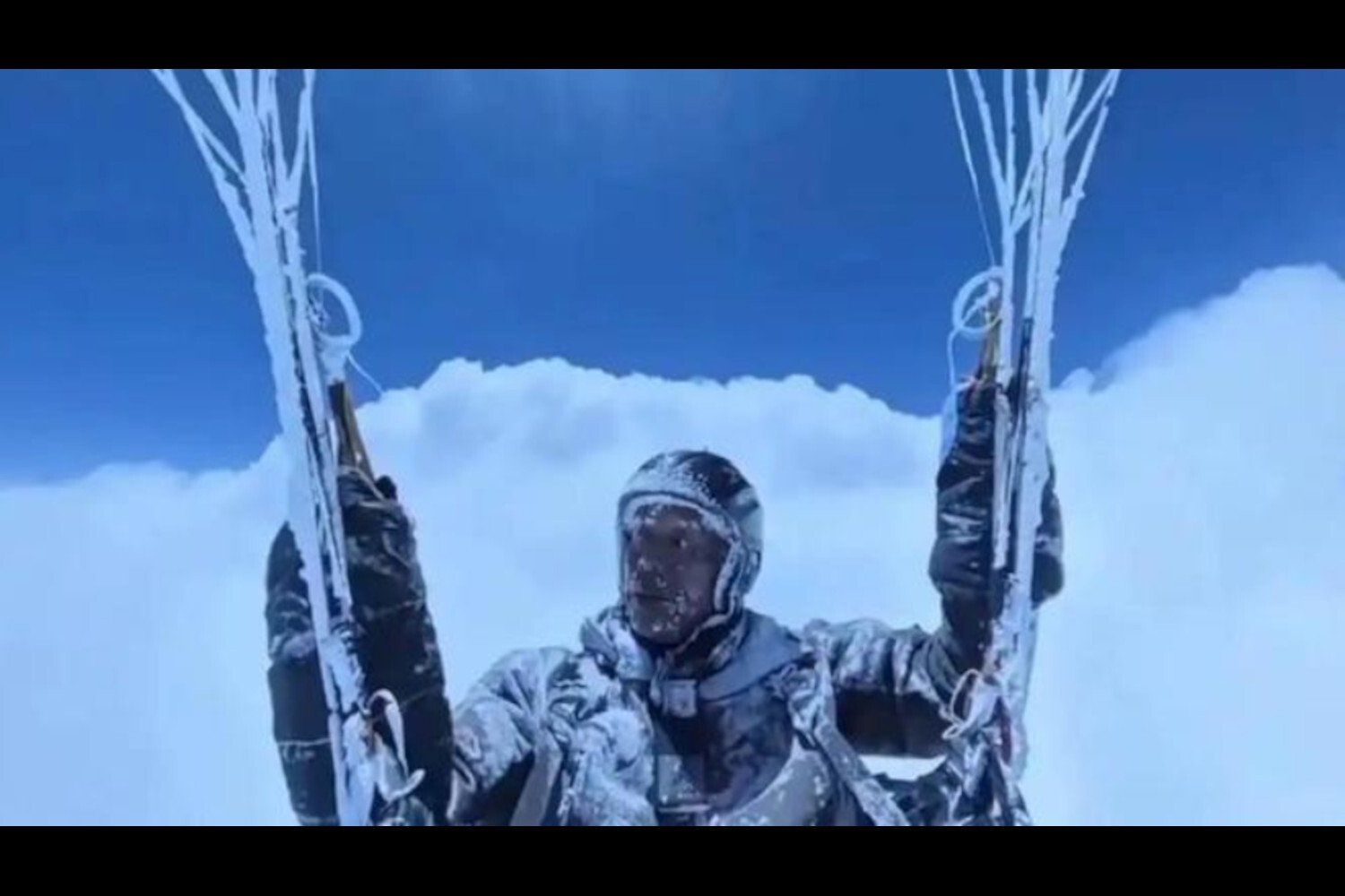 Paraglider Defies Death After Freak Updraft Sucks Him 28,000 Feet Into Sky