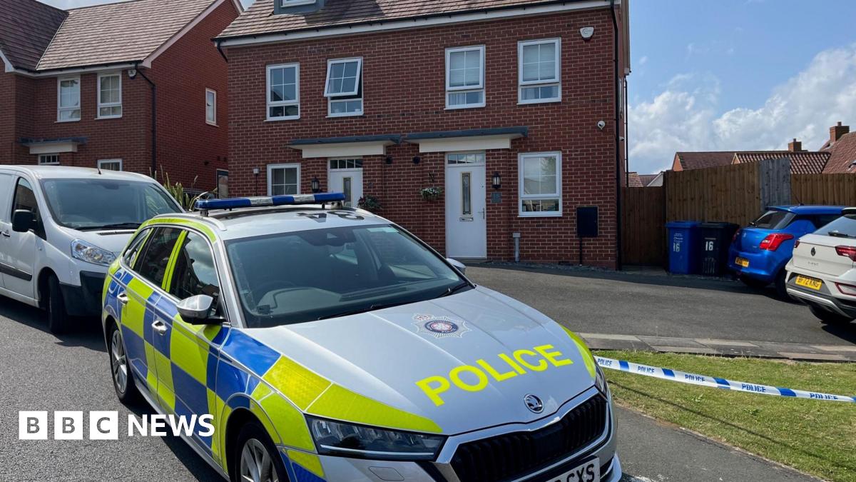 Burton Latimer: Man held on murder of woman after McDonald's crash
