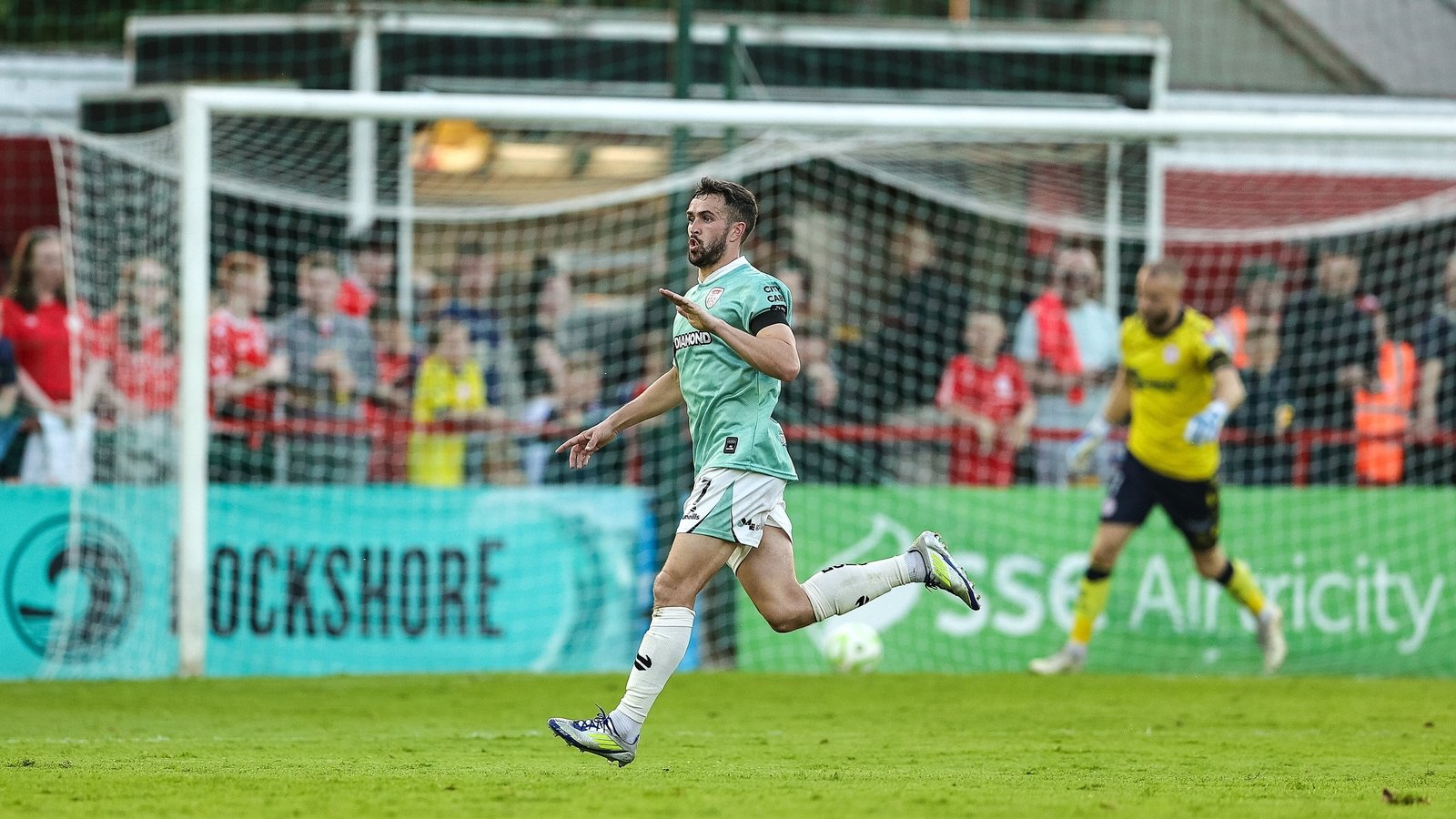 Duffy magic sees Derry leapfrog lacklustre Shelbourne