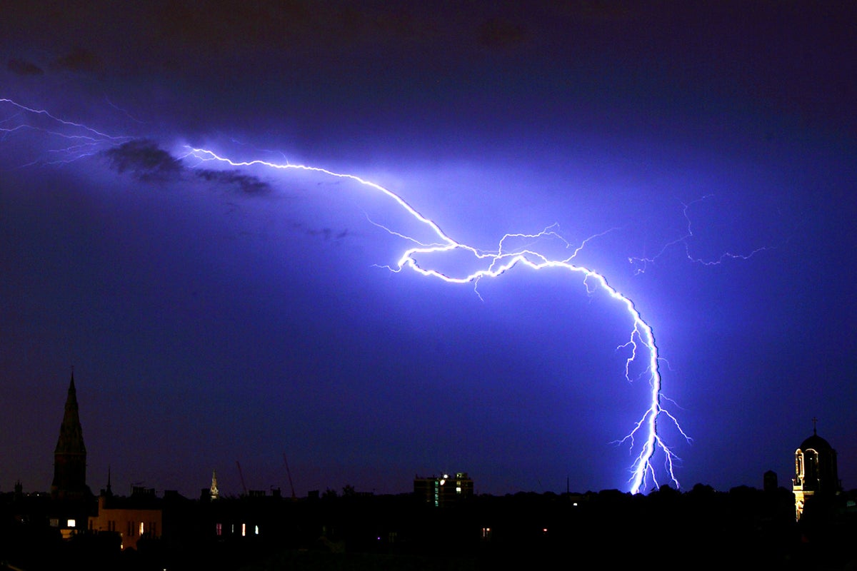 Met Office: Thunderstorm warning issued for parts of England in midst of 34C heatwave