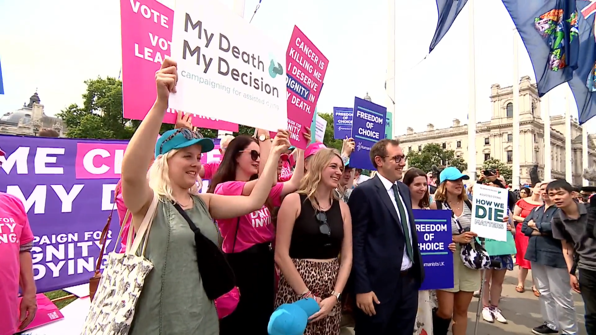 MPs vote to legalise assisted dying in England and Wales