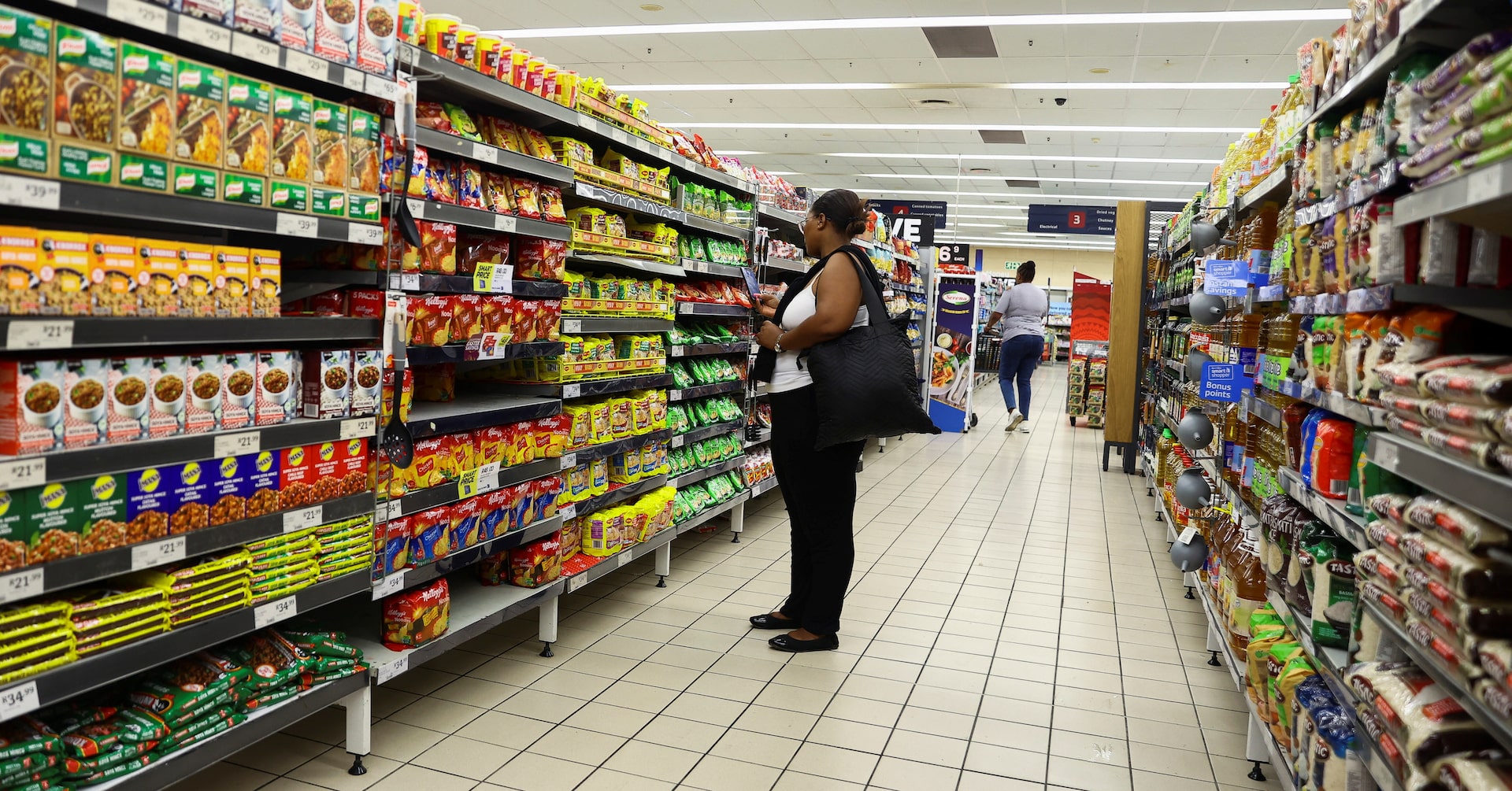 South African inflation expectations drop sharply in quarterly survey
