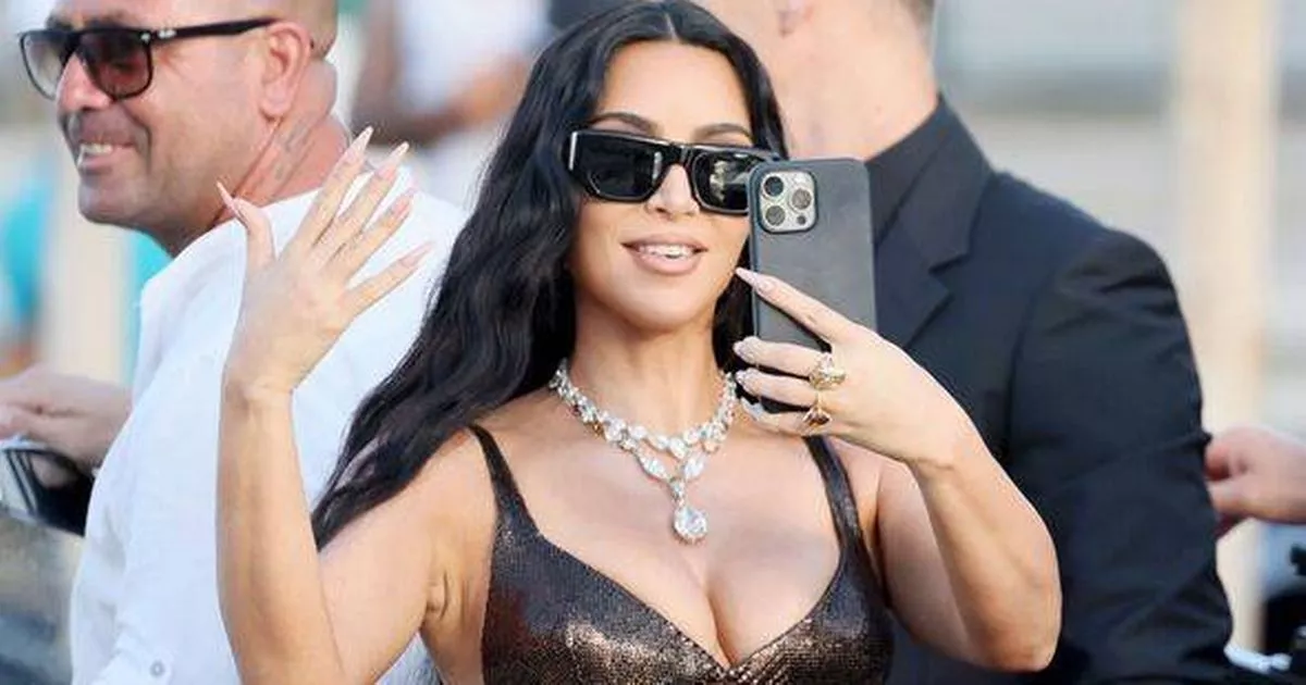 Kim Kardashian flaunts 106-carat diamond necklace at Jeff Bezos' wedding
