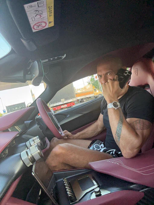 All you brokies talking about Teslas and I’m talking about a Rimac Nevera 😂 pic.twitter.com/pwqRmI8CTA