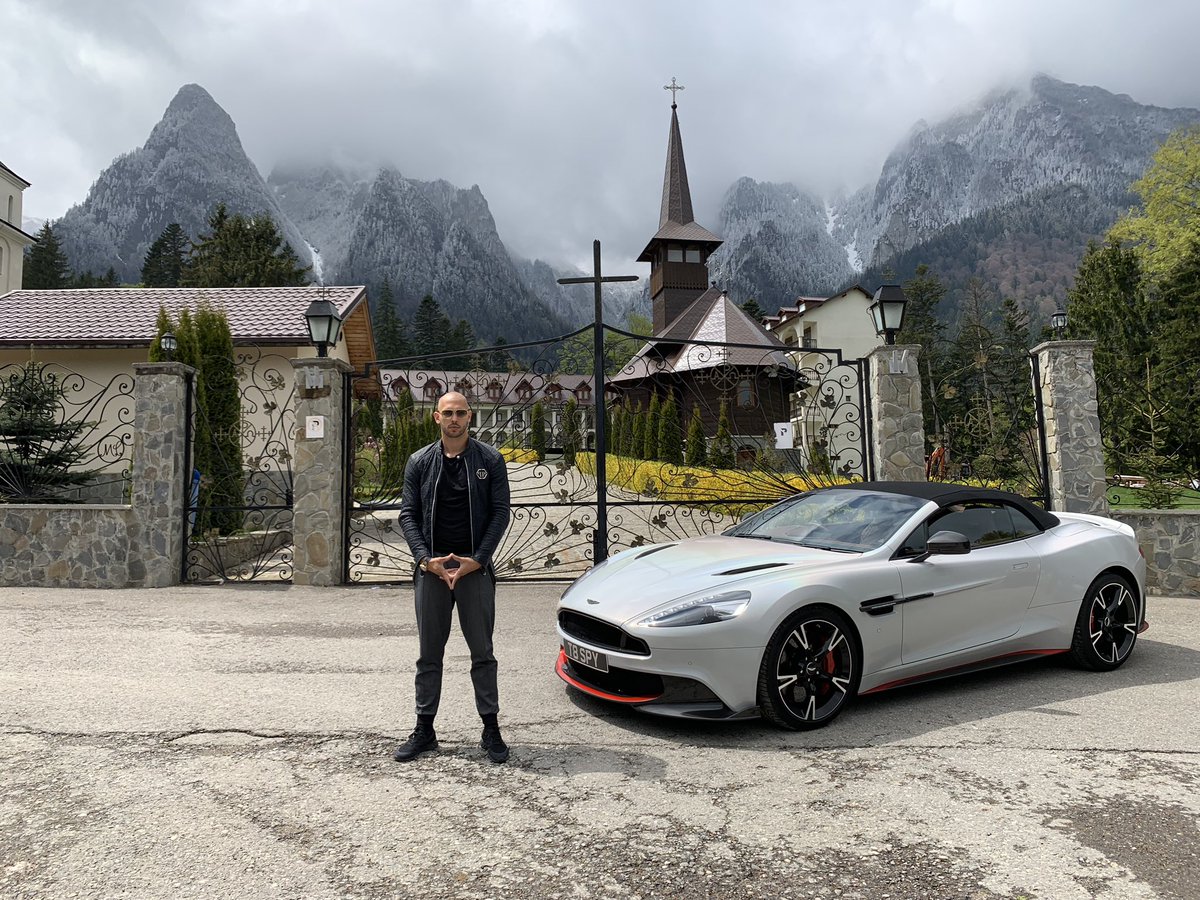 RT by @Cobratate: Aston Martin Vanquish S