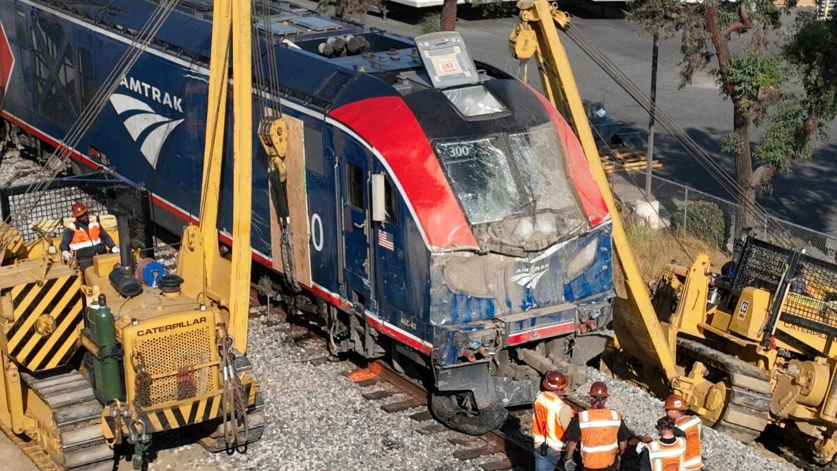 Hackers Can Tamper With Train Brakes Using Just a Radio, Feds Warn