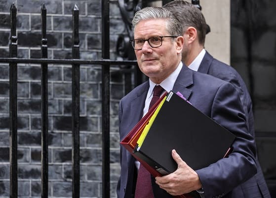 Starmer suspends rebel Labour MPs for ‘persistent k**bheadery’ which ‘doesn’t look good for him’