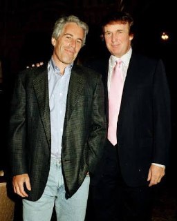 🖼 Breaking- Wall Street Journal reports that Pam Bondi, head of US Department of Justice, informed Donald Trump that his name was in the Epstein fi...
