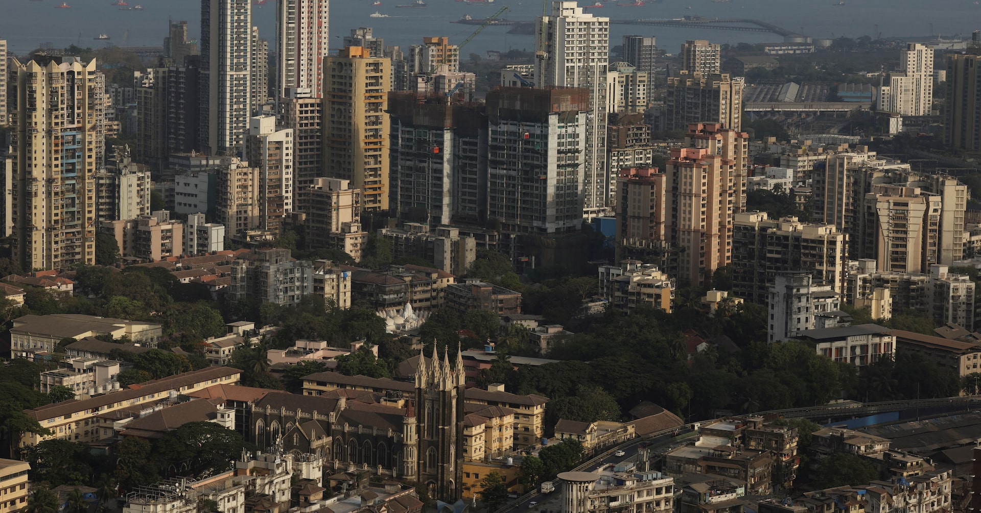India's private sector sees robust growth despite inflation and job concerns, PMI shows