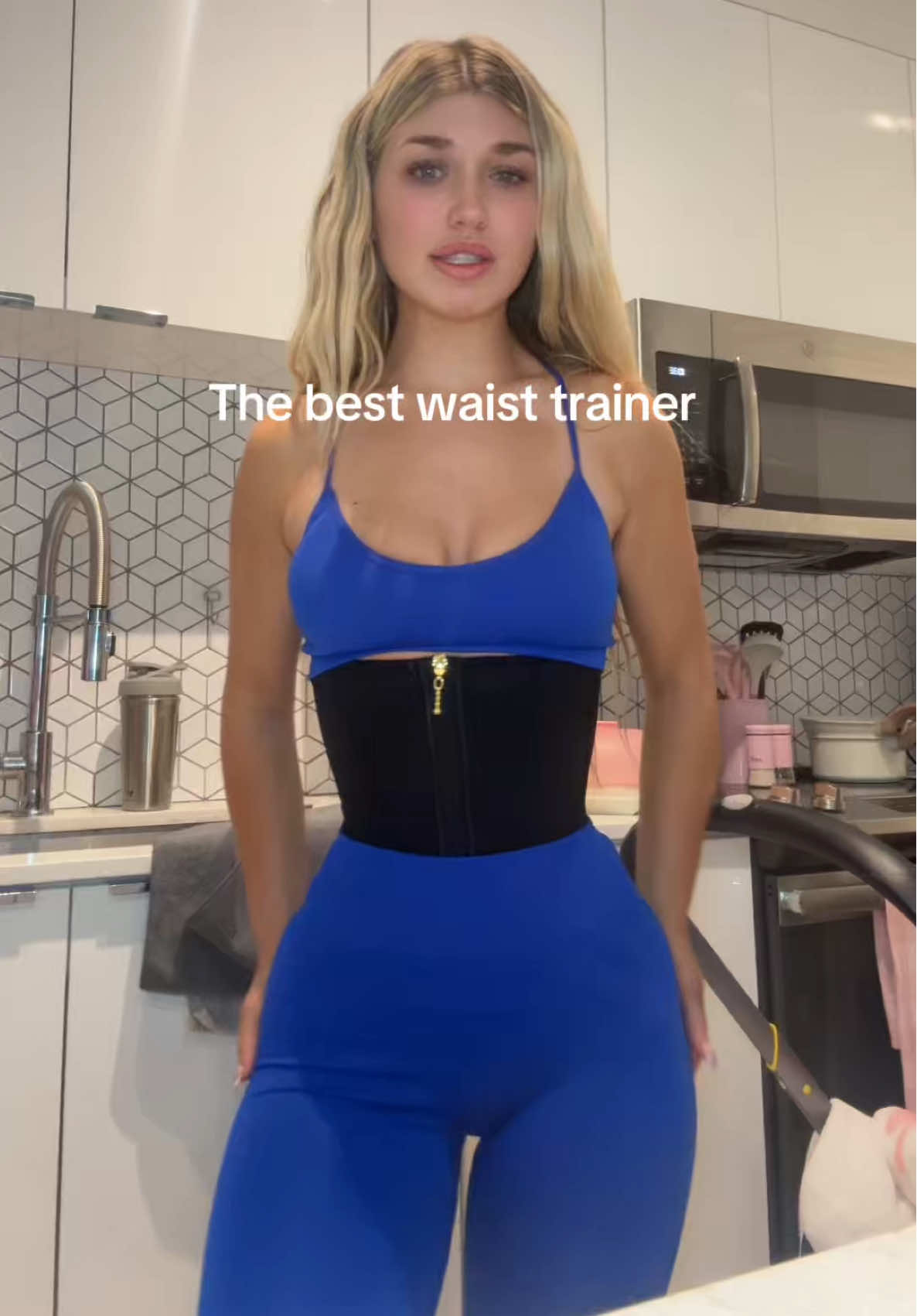 I get so many compliments on this at the gym! #training #gymmotivation #snatchedwaist