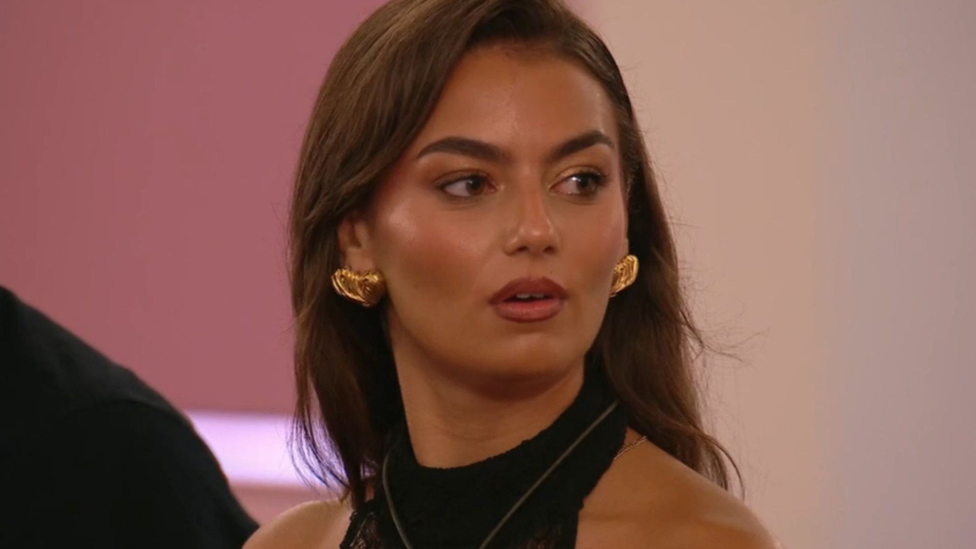 Love Island fans praise Megan as she calls out Harry in a brutal speech
