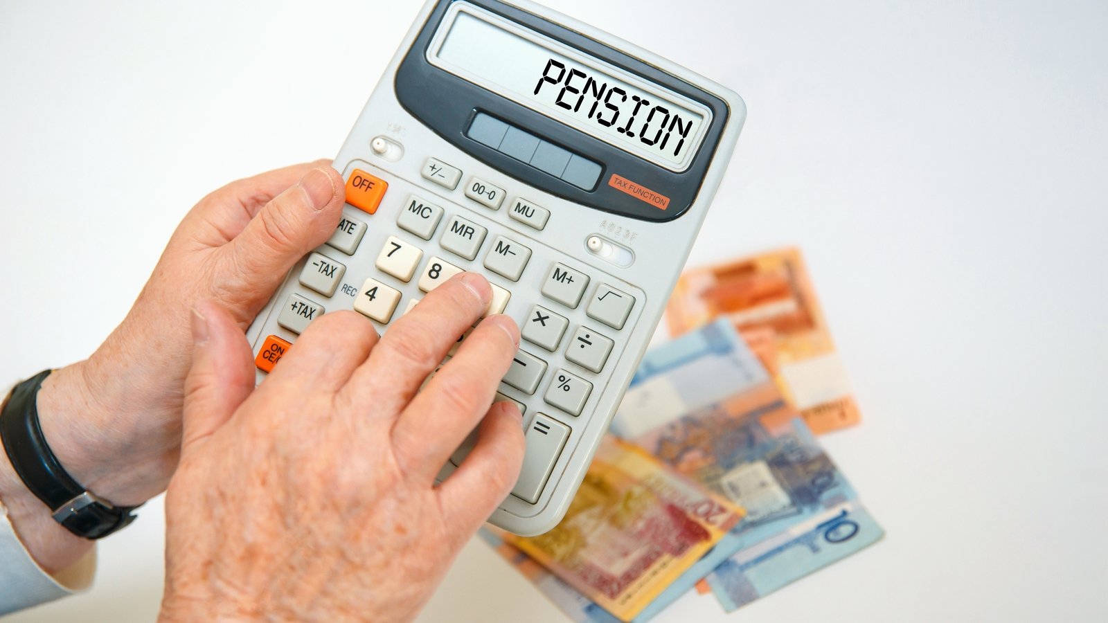Call for pensions to be able to tap into private markets
