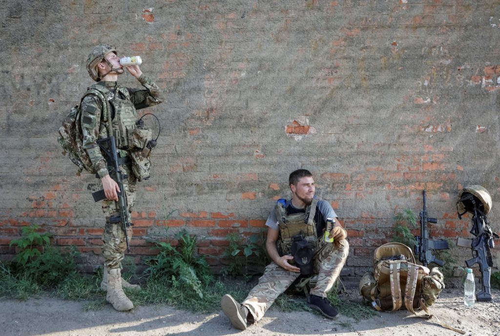 News Wrap: Ukraine, Russia agree to exchange 1,200 prisoners as aerial strikes continue