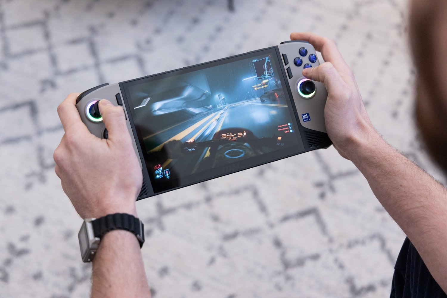 Intel, Not AMD, Could Be the Secret to Kickass Next-Gen Handheld PCs