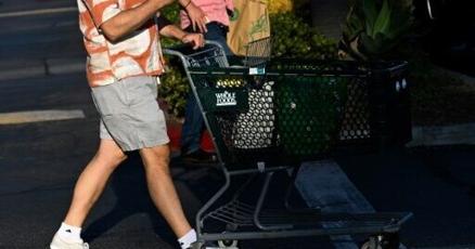 US consumer inflation holds steady but tariff risks persist