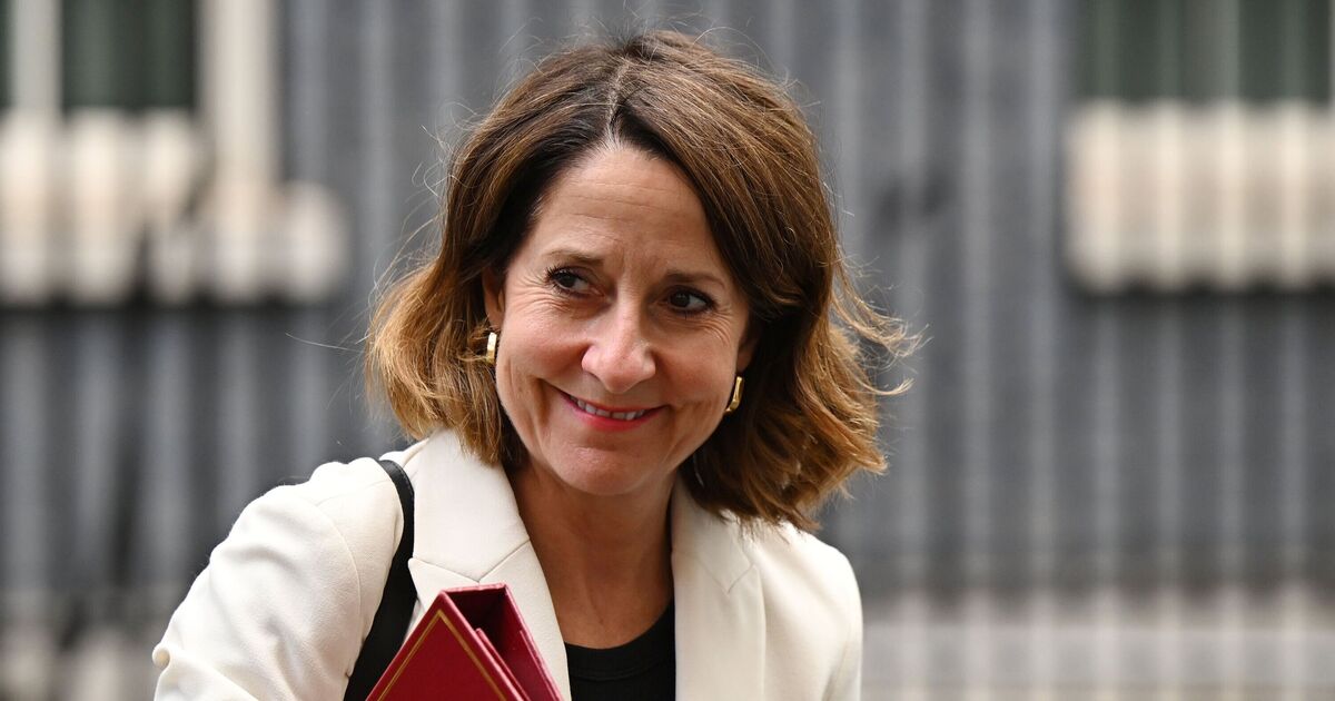 Outrage as 1 million more Brits on benefits since Labour took power