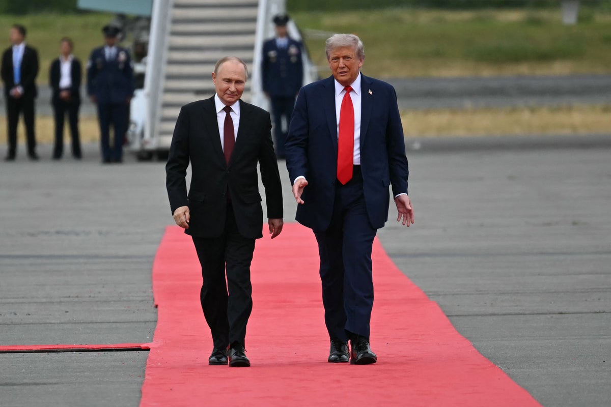 Trump humiliated by Putin