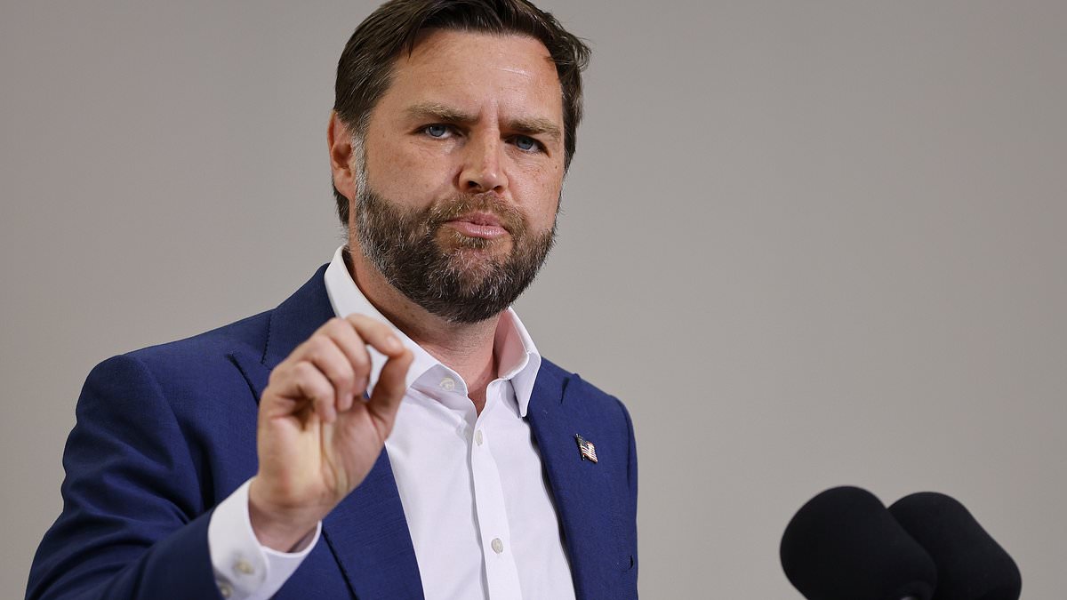 JD Vance puts Elon Musk in his place with bold warning about staying 'loyal' to Trump