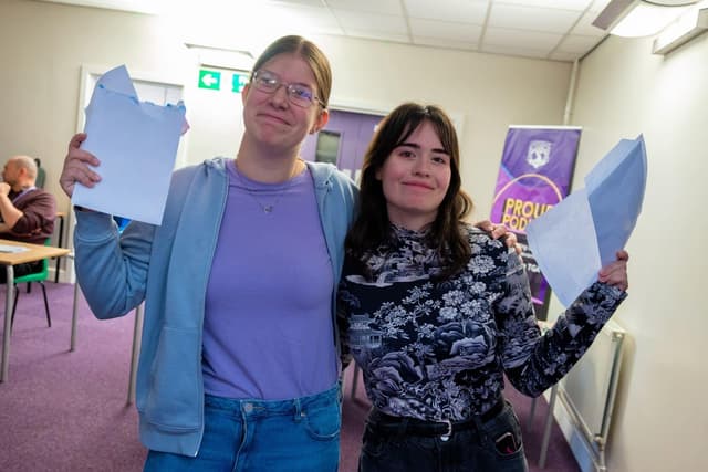 The Gainsborough Academy celebrate best GCSE results post Covid-19