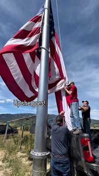 Brecht Corbeel: Old glory flies again! This is true patriotism! 🙌🏼🇺🇸