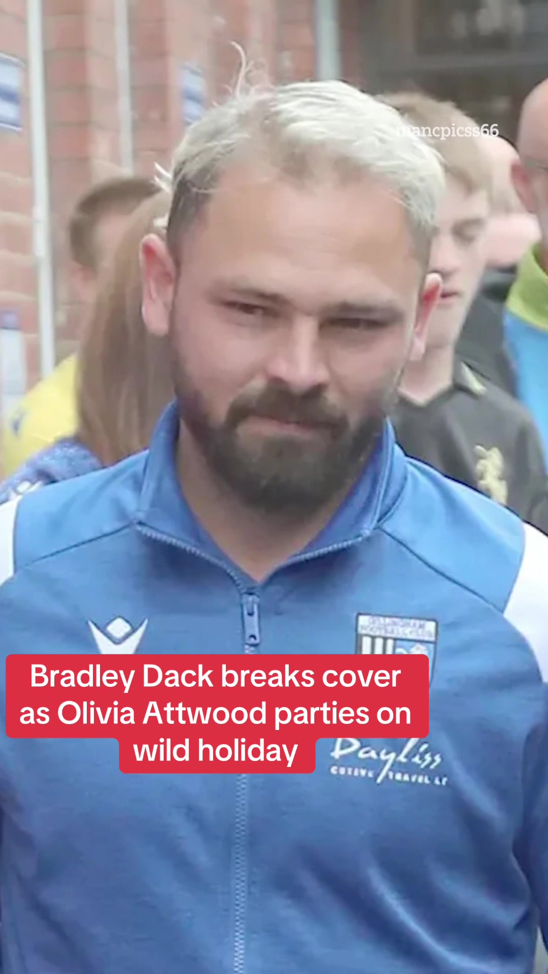 Bradley Dack has broken cover as his wife Olivia Attwood continues to party on her wild Ibiza holiday. It comes after The Sun revealed how Olivia is in the "doghouse", after snaps of her pal Pete Wicks with his hand on her thigh emerged. Read the full story👆🏼#BradleyDack #OliviaAttwood #PeteWicks #Ibiza #CelebNews