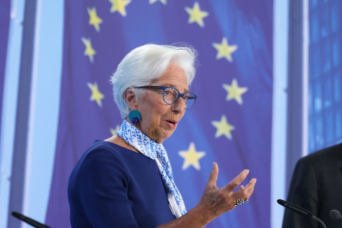 ECB Will Make Sure Euro-Area Inflation Stays at 2%, Lagarde Says