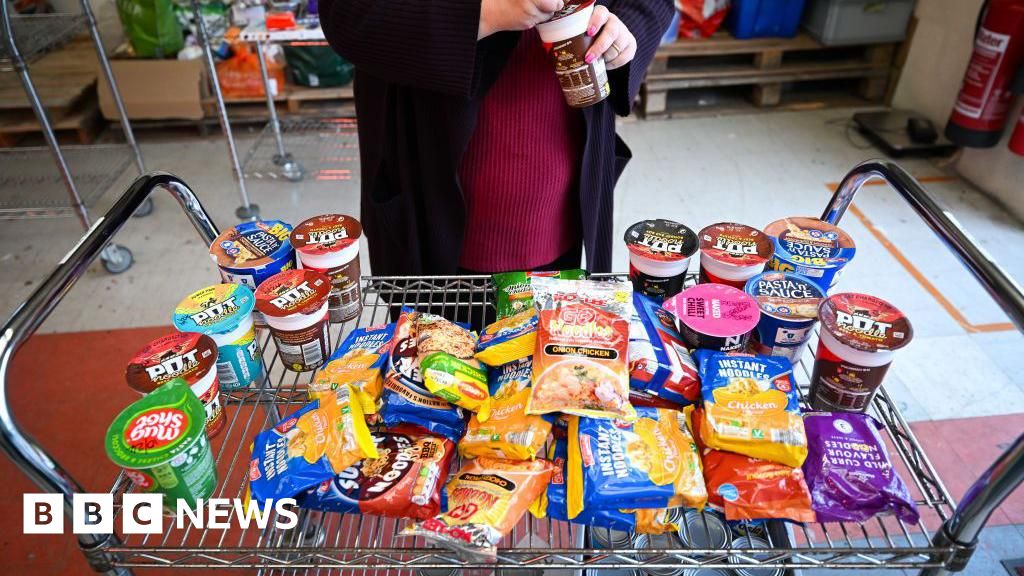 Rise in number of people facing hunger  in the UK
