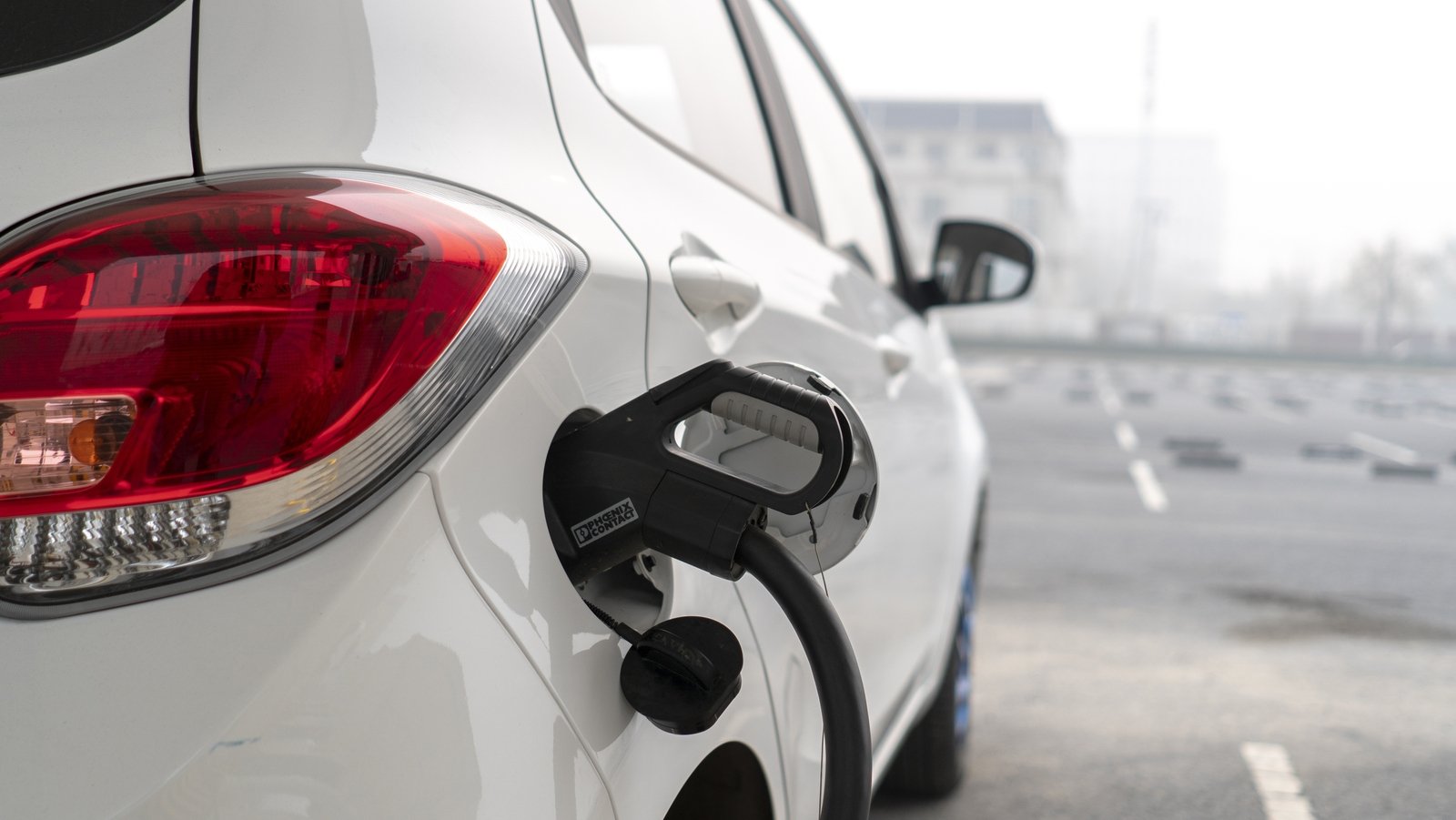 53% increase in electric cars licensed in August